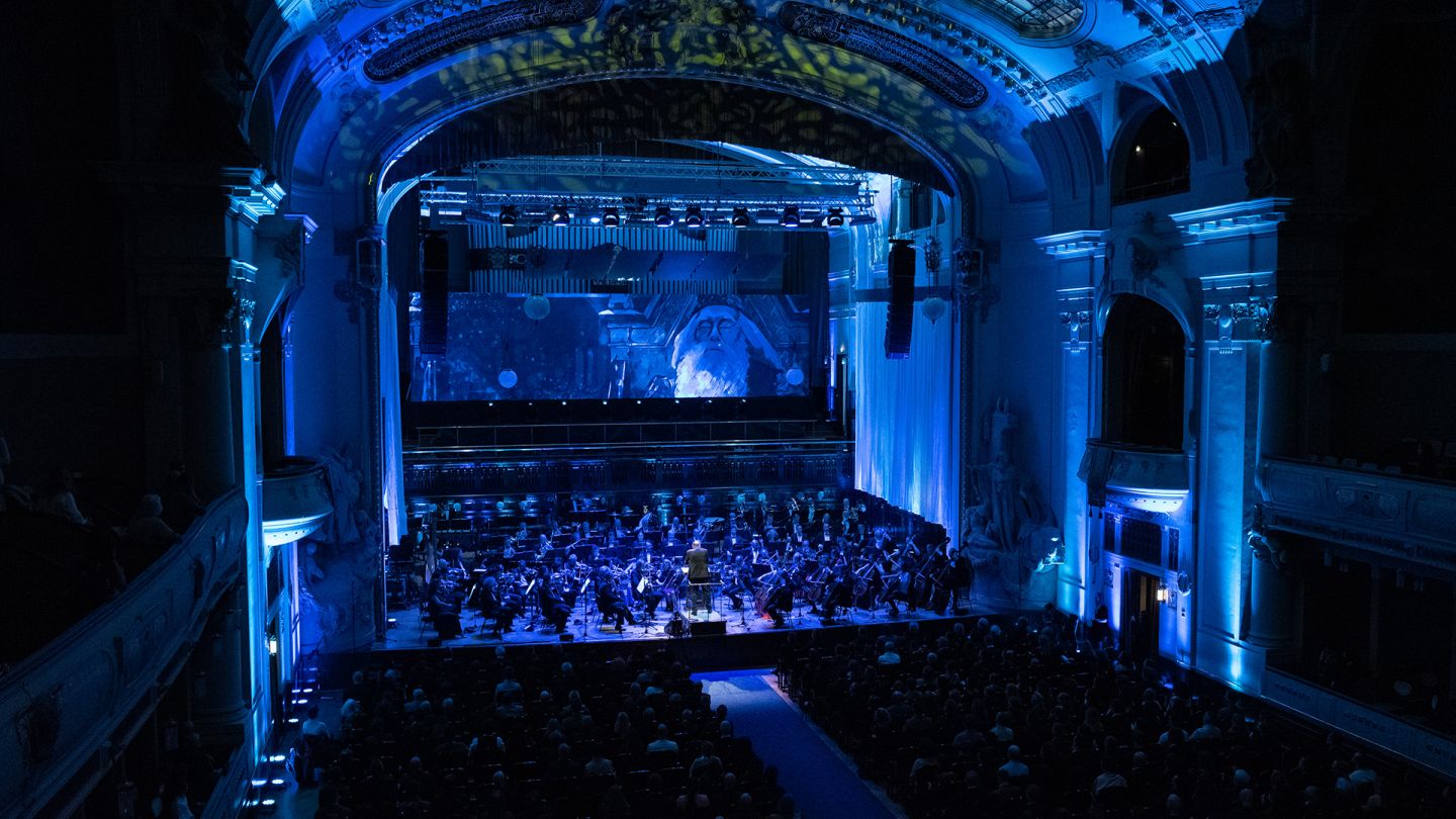 Hollywood stars presented their most famous works with the Czech National Symphony Orchestra